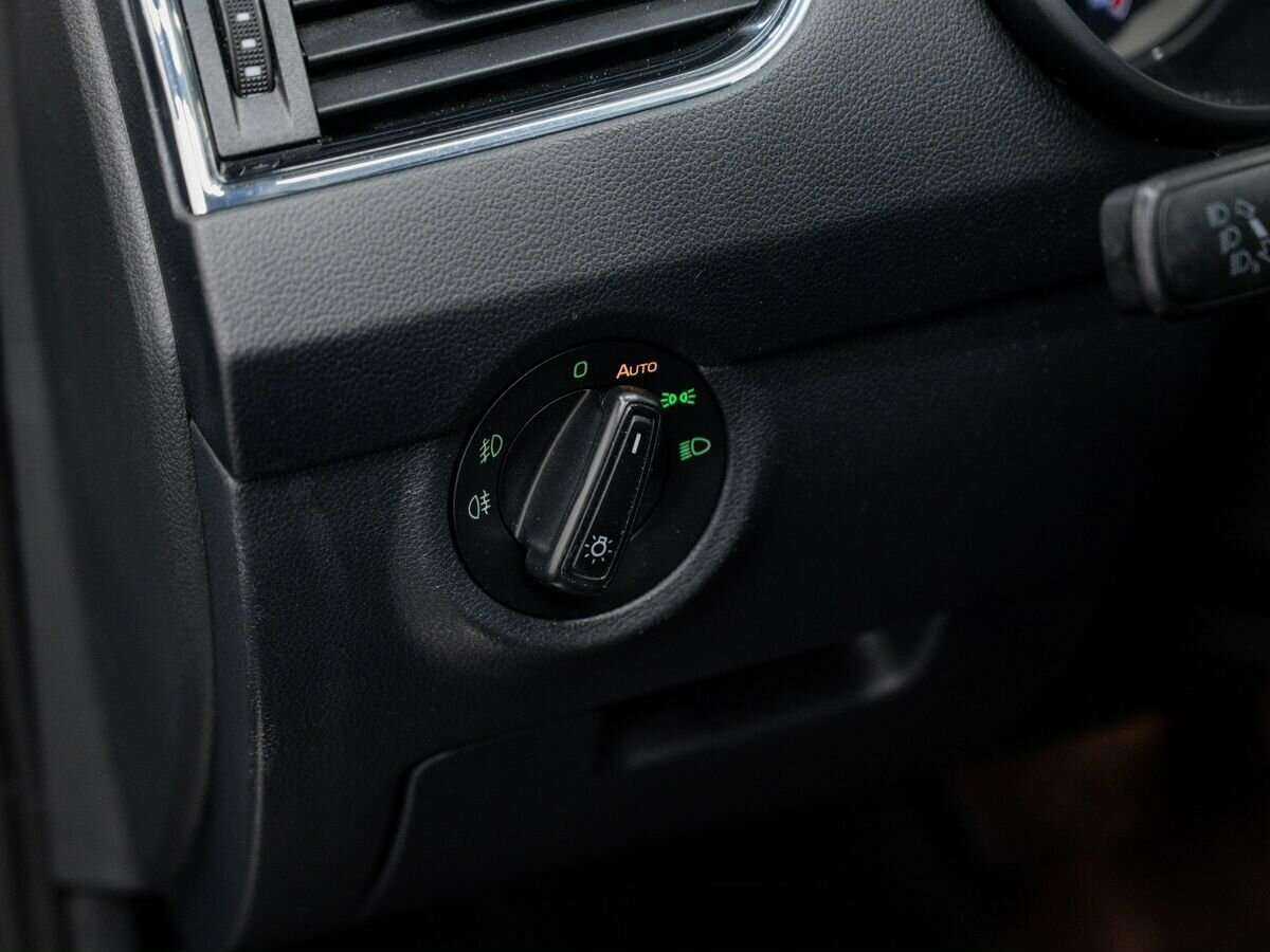 Купить Skoda Octavia, 2017, 175 299 км, фото №12