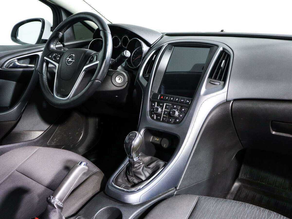 Купить Opel Astra GTC, 2013, 122 411 км, фото №9