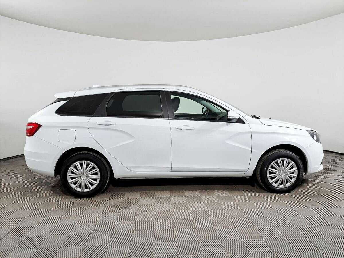 Купить Lada (ВАЗ) Vesta SW, 2018, 132 027 км, фото №4
