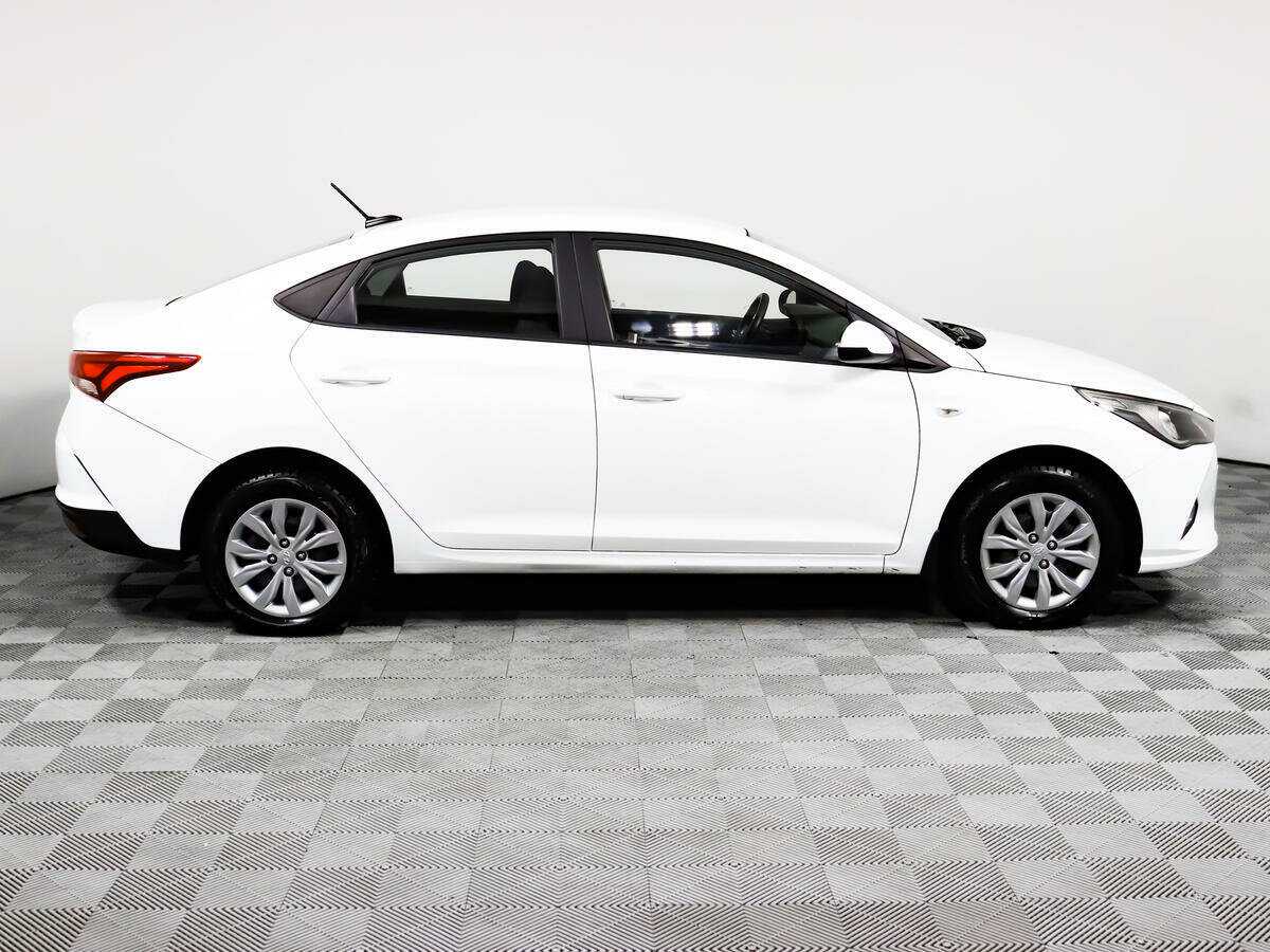 Купить Hyundai Solaris, 2020, 79 846 км, фото №4