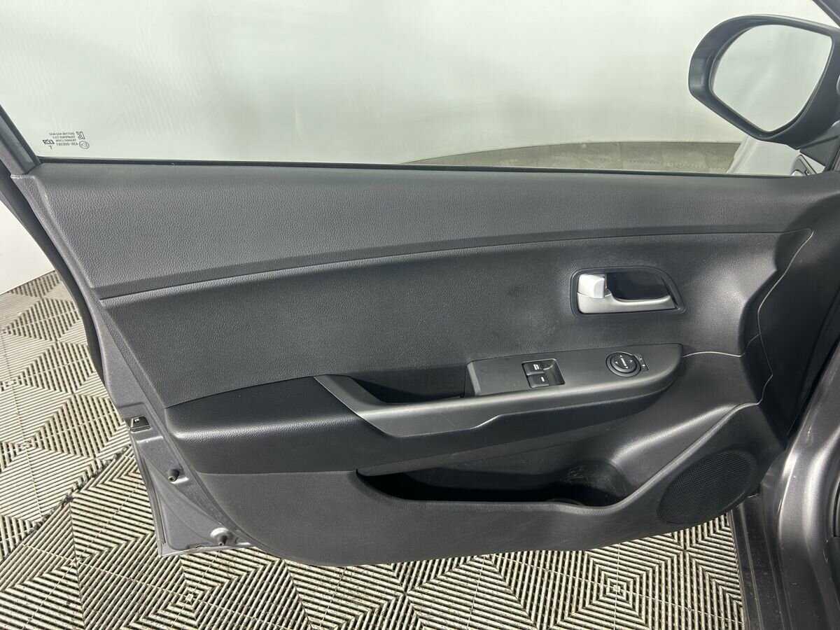 Купить Kia Rio, 2016, 147 692 км, фото №8