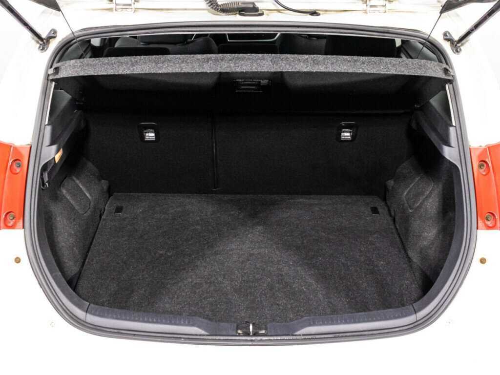 Купить Toyota Auris, 2014, 149 919 км, фото №15