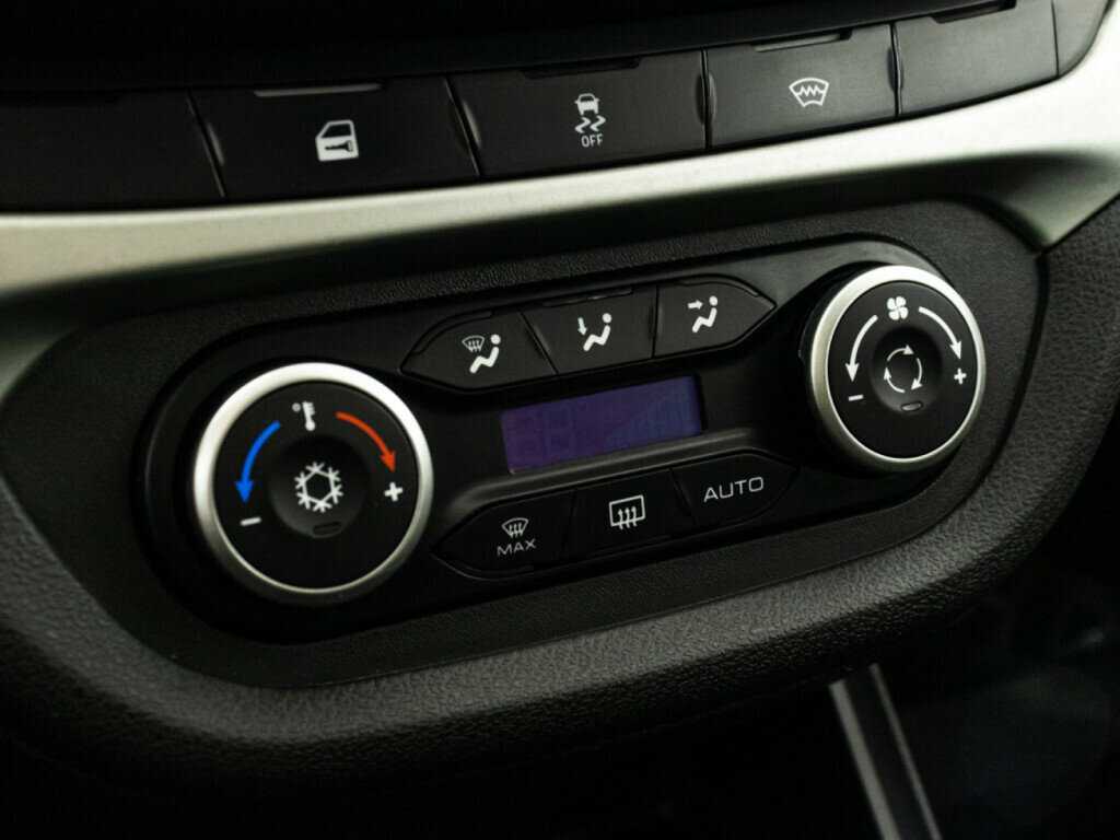 Купить Lada (ВАЗ) Vesta SW Cross, 2018, 70 770 км, фото №18