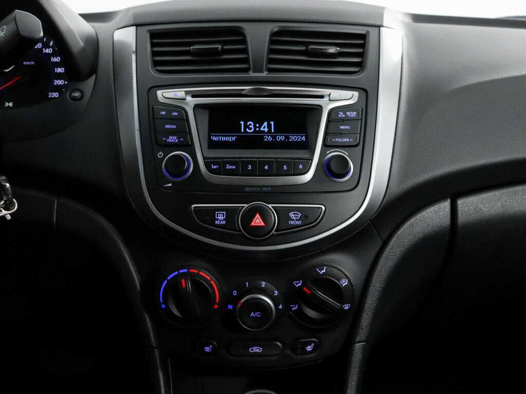 Купить Hyundai Solaris, 2015, 119 572 км, фото №14