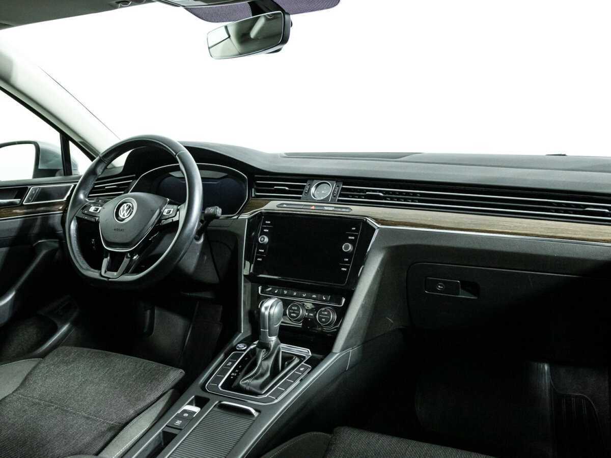 Купить Volkswagen Passat, 2017, 41 448 км, фото №9