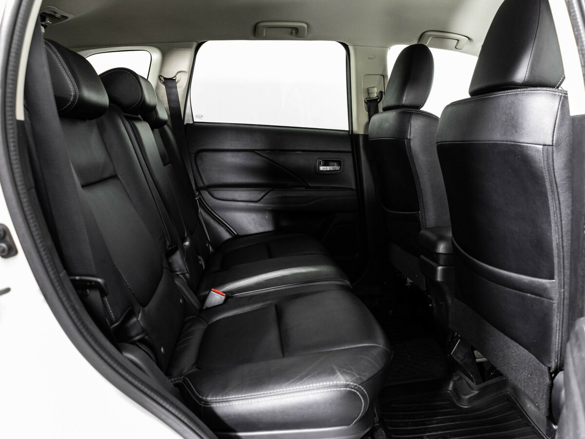 Купить Mitsubishi Outlander III Рестайлинг 2, 2016, 200 293 км, фото №16